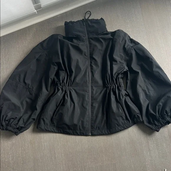 Lululemon Lightweight Cinch-Waist Jacket
Black Size 8 - Picture 7 of 10